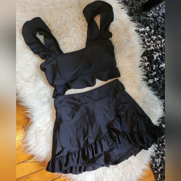 Black Ruffle Two-Piece Swim Set - Picture 4 of 8